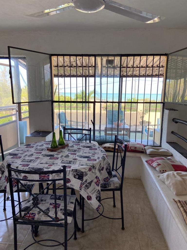 Casa Ibiza Celestun Villa Екстериор снимка